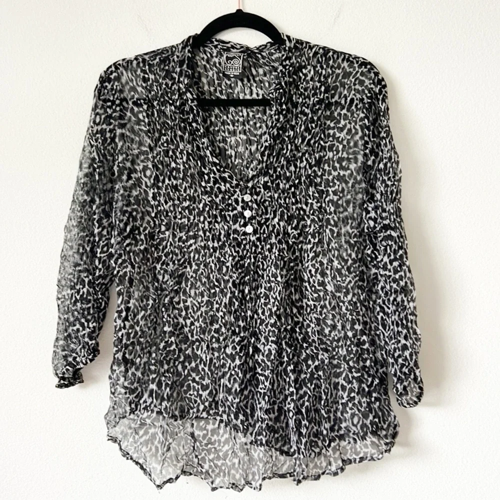 Casual Studio Blouse - Picture 14 of 15